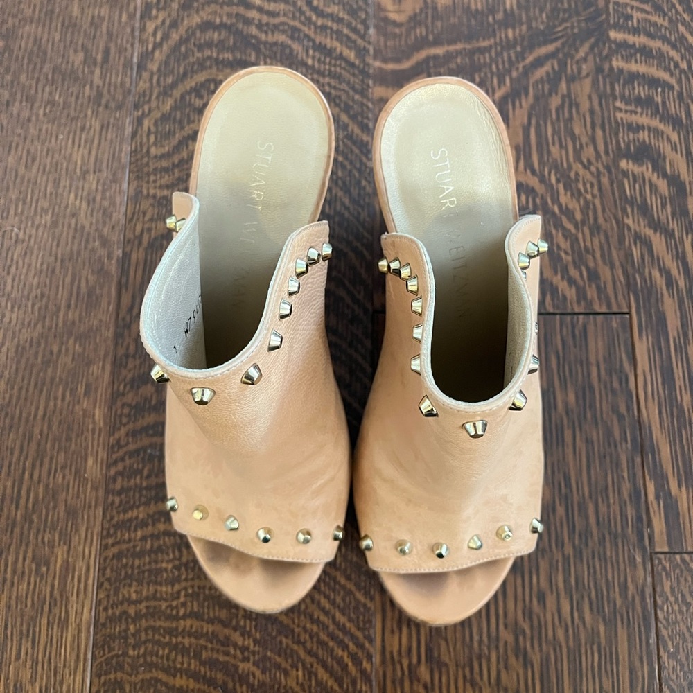 Stuart Weizman Wedge - Picture 2 of 5